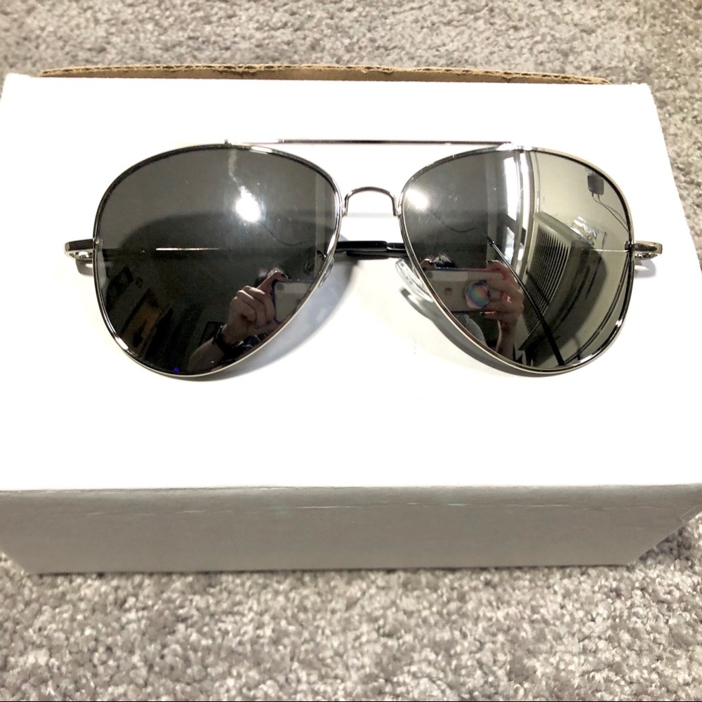🆕 Oversized Silver Aviator Mirrored Sungla… - Picture 5 of 5